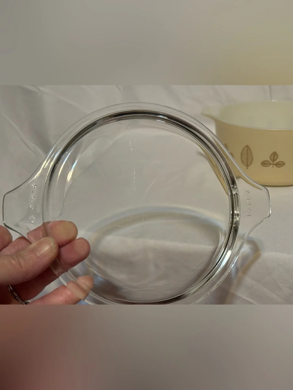 Pyrex Gold Leaf Casserole Dish